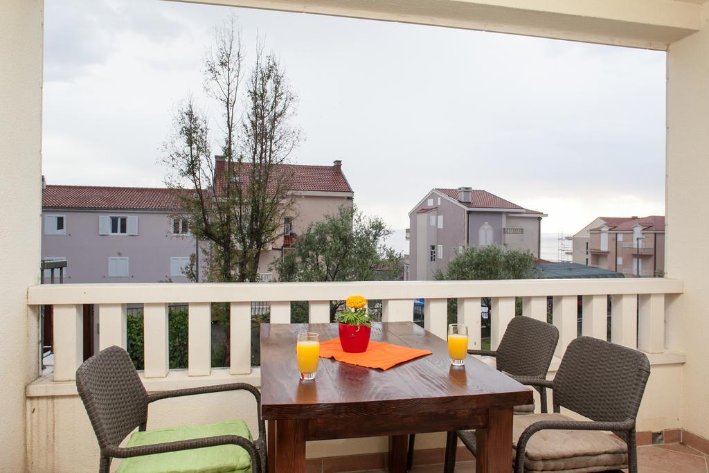 Apartments Tino Makarska Rum bild