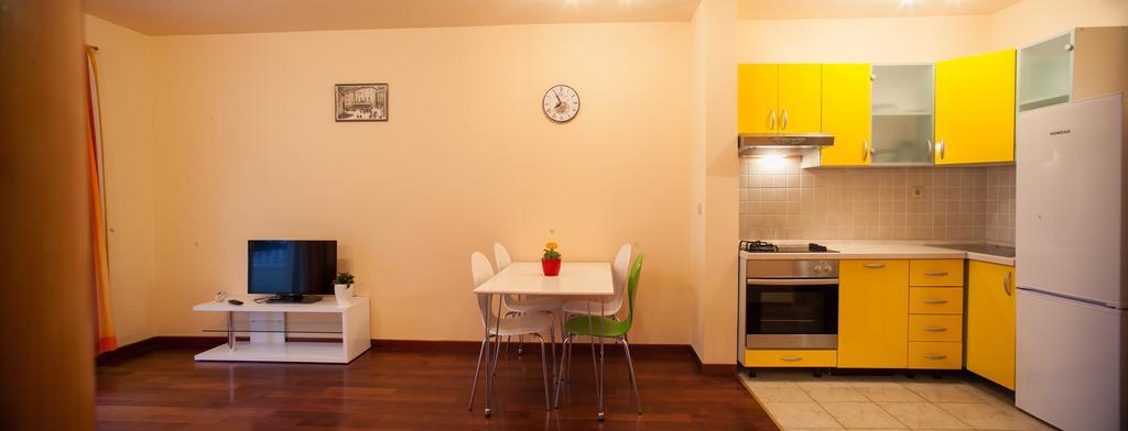 Apartments Tino Makarska Rum bild