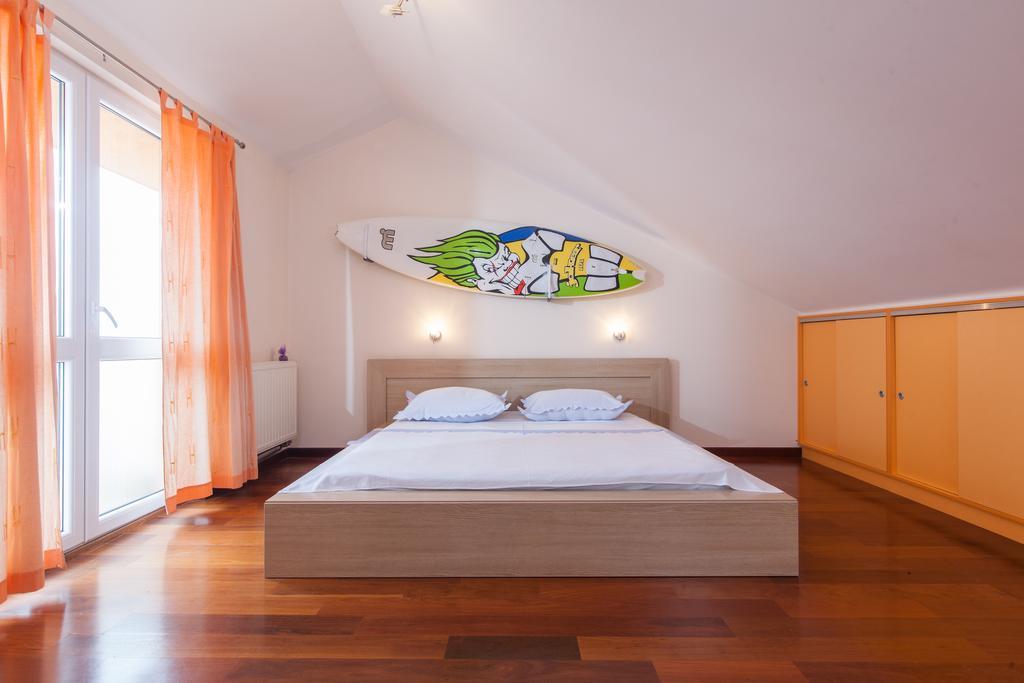 Apartments Tino Makarska Rum bild