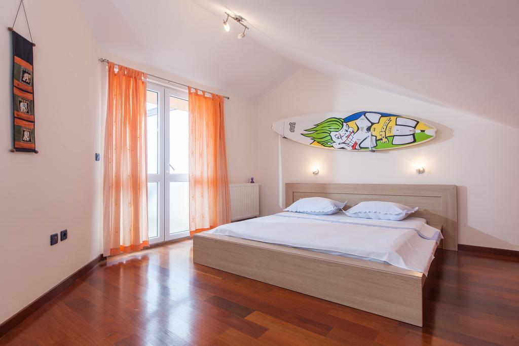 Apartments Tino Makarska Rum bild