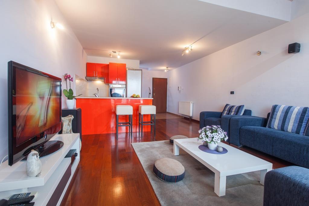 Apartments Tino Makarska Rum bild